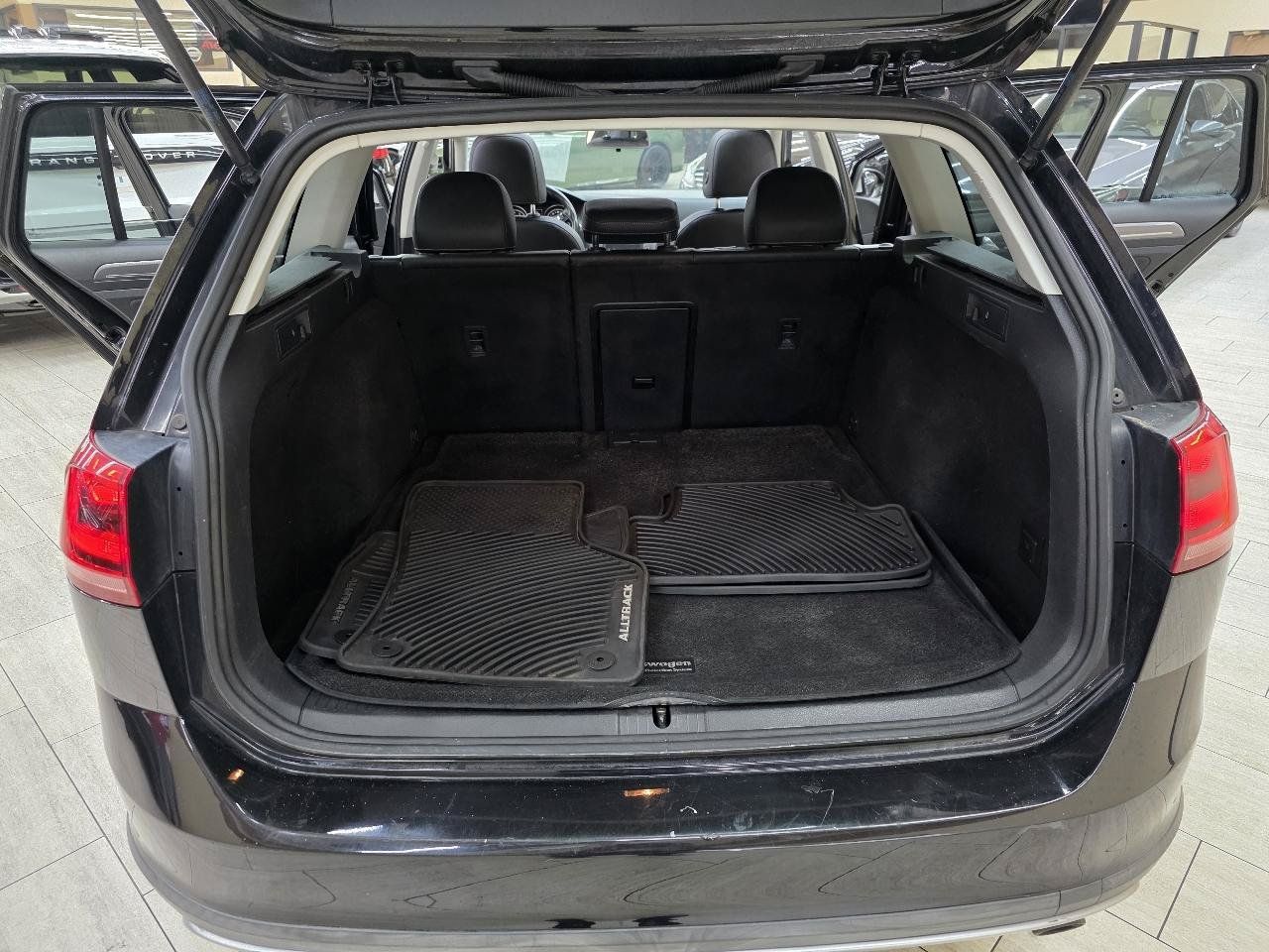 Used 2017 Volkswagen Golf Alltrack SEL AWD/4WD image 13