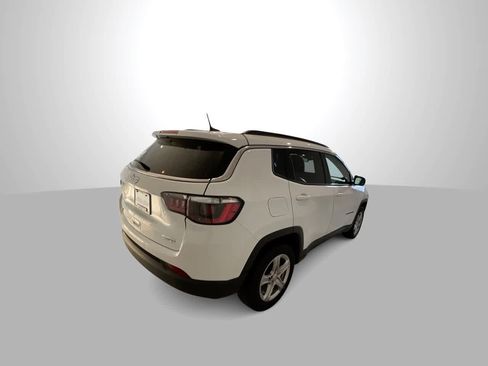 Used 2024 Jeep Compass Latitude AWD/4WD image 8