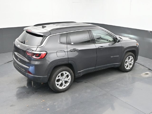 Used 2024 Jeep Compass Latitude AWD/4WD image 33