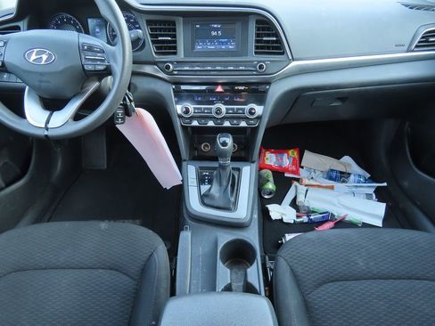 Used 2020 Hyundai Elantra SE w/ Cargo Package (C1) image 7