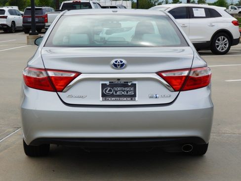 Used 2015 Toyota Camry XLE w/ Moonroof Package FWD image 7