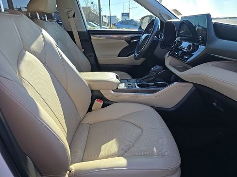 Used 2023 Toyota Highlander Limited FWD image 36