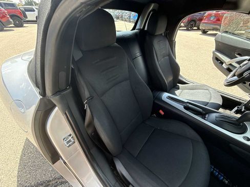 Used 2005 BMW Z4 2.5i RWD image 22