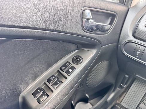 Used 2018 Kia Forte S FWD image 14