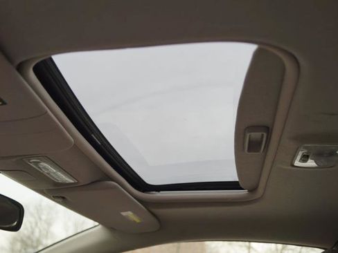 Used 2005 Acura RSX Coupe with 5-speed AT image 10