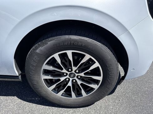 Used 2025 Ford Expedition Platinum AWD/4WD image 12