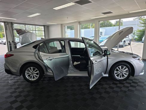 Used 2025 Toyota Camry LE FWD image 17