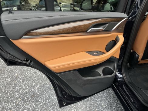 Used 2023 BMW X4 M40i w/ Shadowloine Package image 15