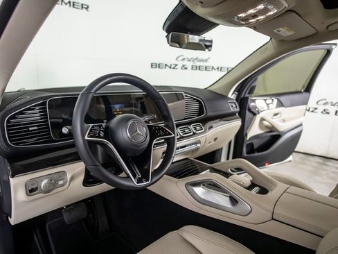 Used 2026 Mercedes-Benz GLS 450 4MATIC image 23