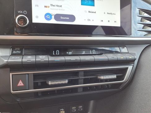 Used 2025 Toyota Camry Hybrid image 7