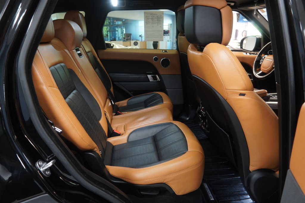 Used 2018 Land Rover Range Rover Sport HSE Dynamic AWD/4WD image 32