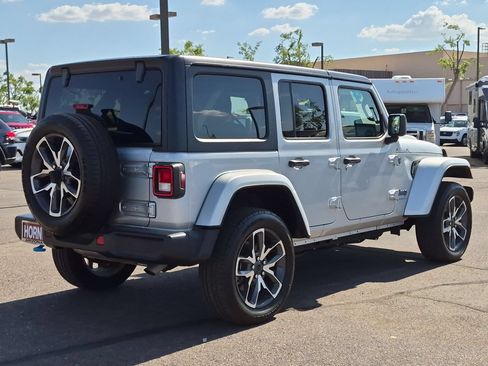 Used 2024 Jeep Wrangler Unlimited AWD/4WD image 5