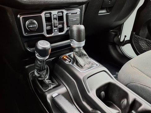 Certified 2024 Jeep Wrangler Sport S image 11