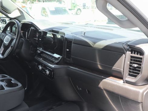 Used 2024 GMC Sierra 1500 Elevation w/ LPO, Elevation Black Package AWD/4WD image 45