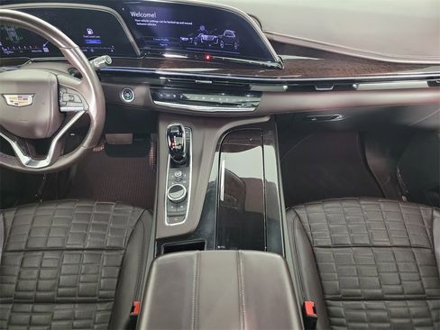 Used 2023 Cadillac Escalade ESV Sport Platinum w/ Heavy-Duty Trailer Package image 16