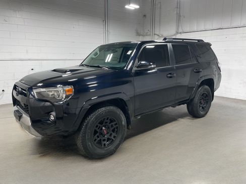 Used 2021 Toyota 4Runner TRD Off-Road Premium w/ Moonroof Package AWD/4WD image 1