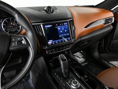 Used 2022 Maserati Levante GT image 14