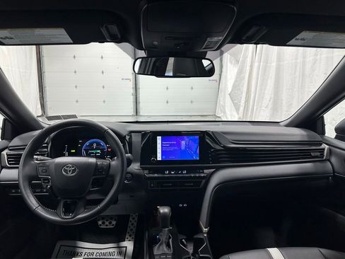 Used 2026 Toyota Camry Hybrid FWD image 42