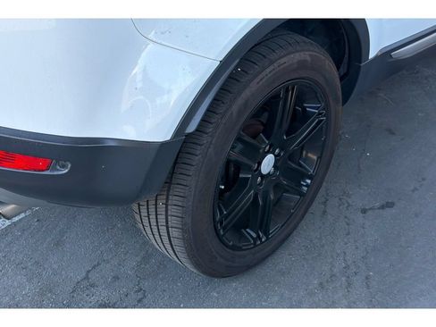 Used 2015 Land Rover Range Rover Evoque Pure Plus AWD/4WD image 4