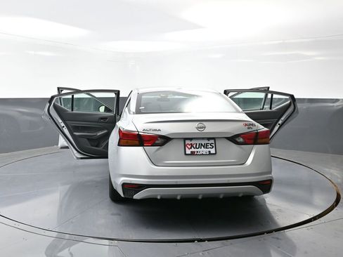 Used 2024 Nissan Altima 2.5 SV image 56