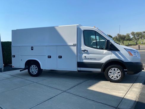 Used 2018 Ford Transit 350 138 w/ Exterior Upgrade Package image 9