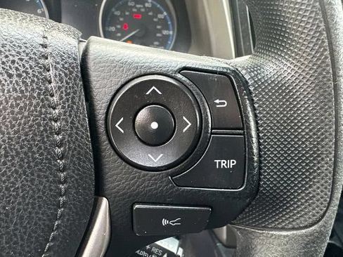 Used 2018 Toyota RAV4 LE w/ All Weather Liner Package AWD/4WD image 31