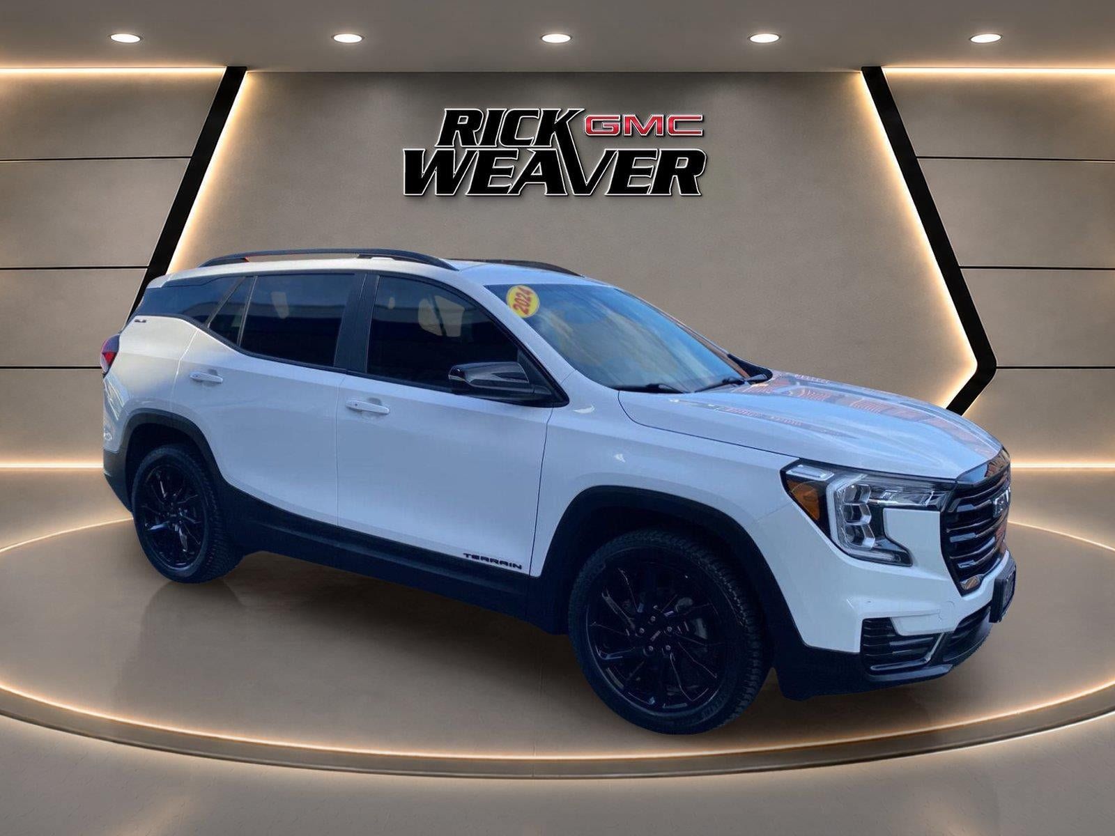Used 2024 GMC Terrain SLE w/ Driver Convenience Package AWD/4WD image 8