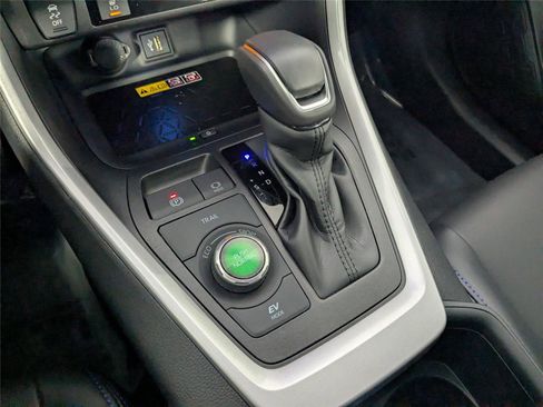 Certified 2025 Toyota RAV4 XSE w/ Advanced Technology Package image 21