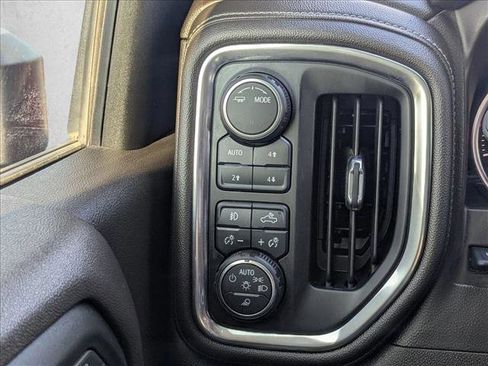 Used 2020 Chevrolet Silverado 2500 LTZ w/ LTZ Texas Edition image 15