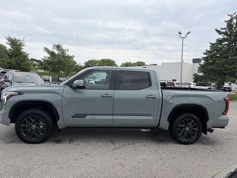 Used 2024 Toyota Tundra Platinum AWD/4WD image 13
