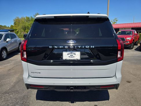 Used 2025 Ford Expedition Active image 5