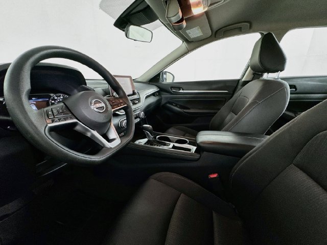 Used 2023 Nissan Altima 2.5 SV FWD image 19