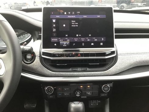 Certified 2024 Jeep Compass Latitude image 14