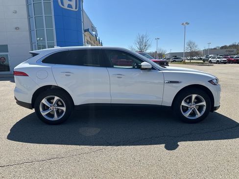 Used 2019 Jaguar F-PACE Premium image 2