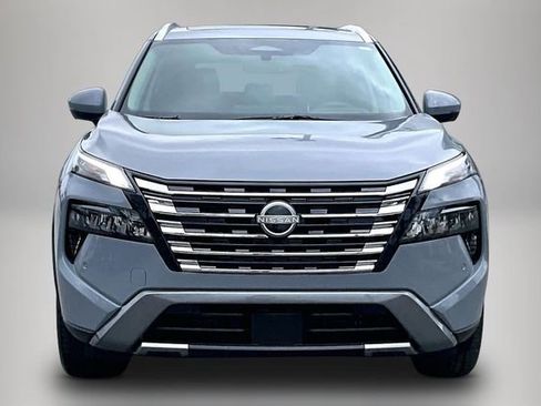 Certified 2025 Nissan Rogue SL w/ Tech Package image 3