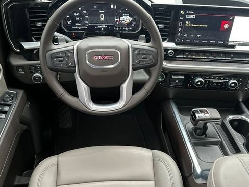Used 2025 GMC Sierra 1500 SLT w/ SLT Premium Plus Package AWD/4WD image 15
