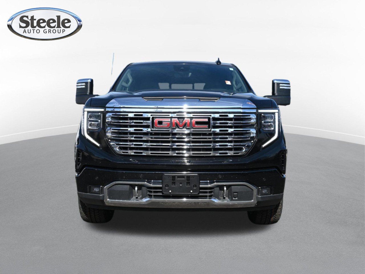 Used 2023 GMC Sierra 1500 Denali w/ Technology Package AWD/4WD image 2