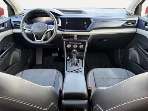 Certified 2023 Volkswagen Taos SE FWD image 3