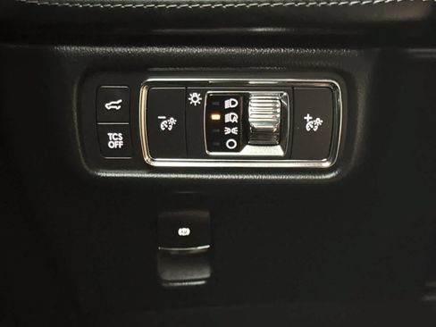 Used 2022 Lincoln Nautilus FWD w/ Premium Package image 34