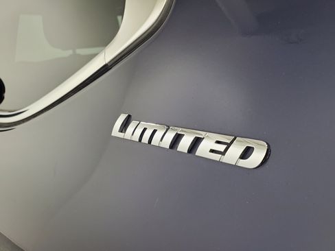 Used 2023 Toyota Tundra Limited AWD/4WD image 9
