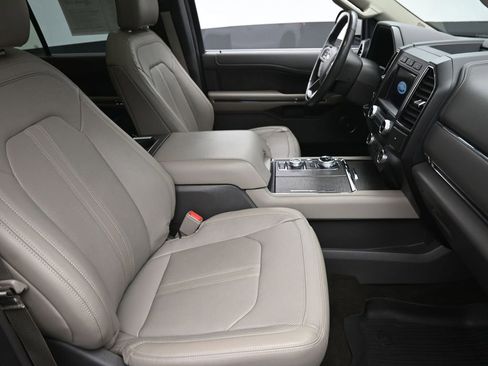 Used 2019 Ford Expedition Limited w/ Equipment Group 301A image 7