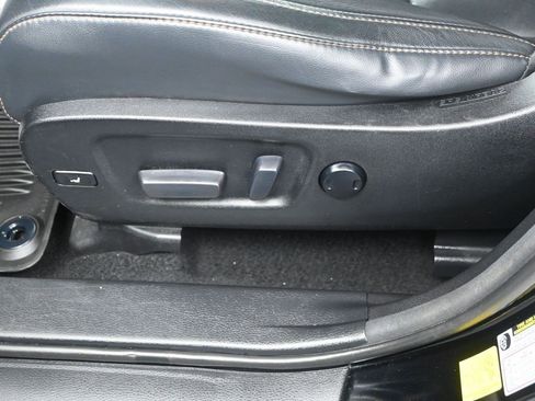 Used 2017 Toyota Highlander XLE image 12