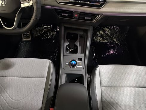 New 2026 Volkswagen Tiguan SE R-Line FWD image 34