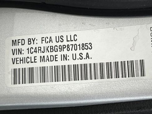 Used 2023 Jeep Grand Cherokee L Limited w/ Black Appearance Package image 44