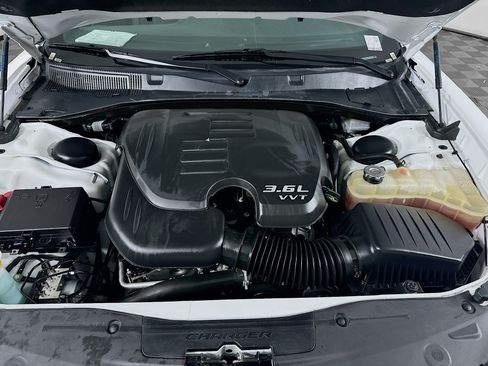 Used 2022 Dodge Charger SXT RWD image 32