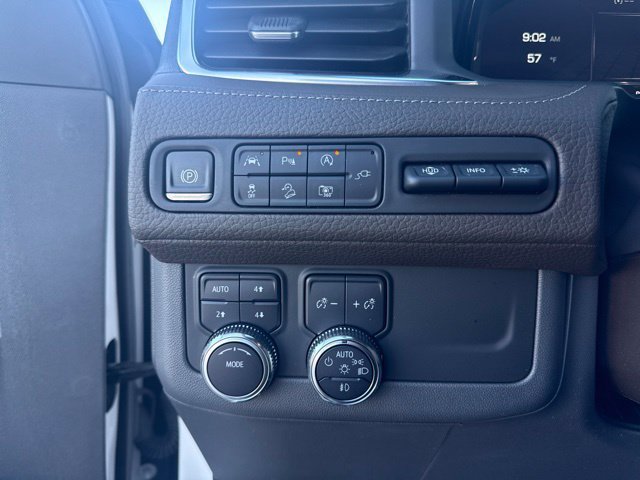 Used 2022 GMC Yukon XL Denali AWD/4WD image 32