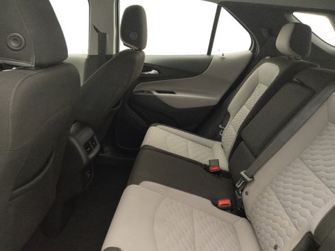 Used 2021 Chevrolet Equinox LS image 18