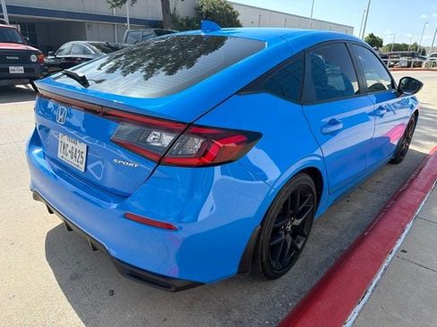 Used 2023 Honda Civic Sport image 5