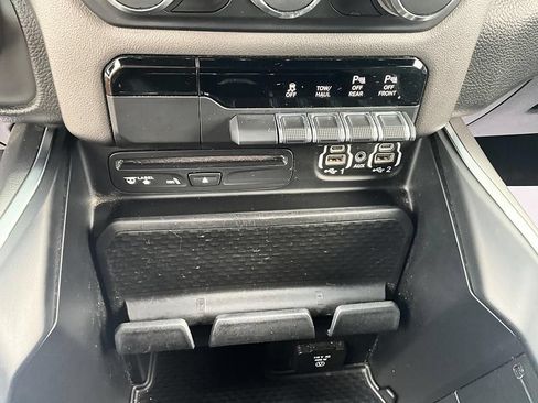 Used 2019 RAM 1500 Big Horn AWD/4WD image 25