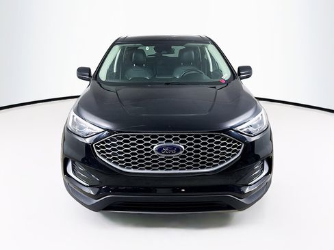 Used 2024 Ford Edge SEL image 3